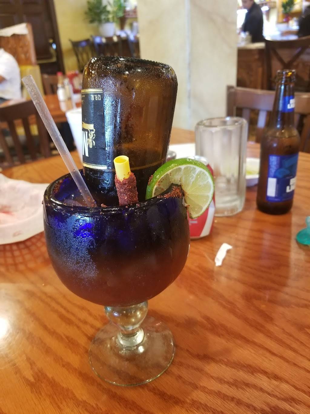 La Barca | restaurant | 3501 Firestone Blvd, South Gate, CA 90280, USA | 3235645141 OR +1 323-564-5141