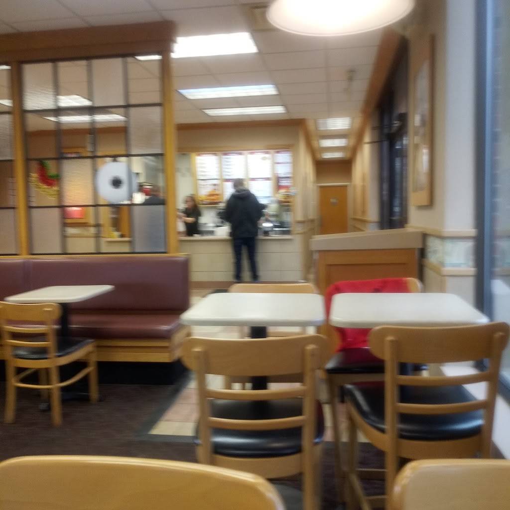 Wendys | restaurant | 4020 Carpenter Rd, Ypsilanti, MI 48197, USA | 7349715644 OR +1 734-971-5644