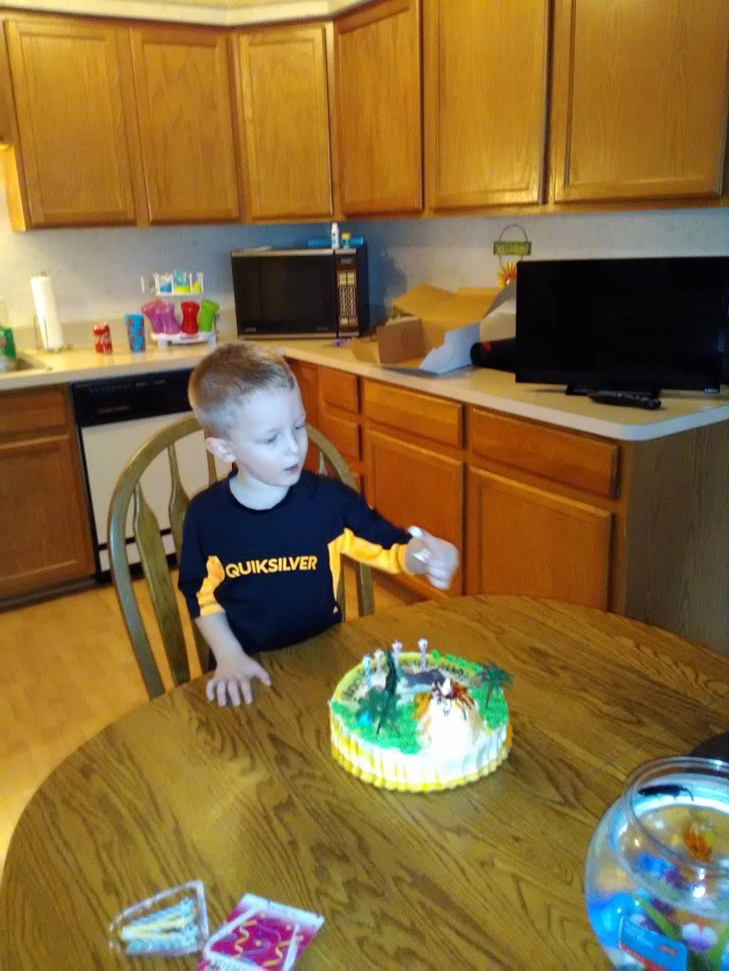 Little Caesars Pizza | meal takeaway | 13541 S Cicero Ave, Crestwood, IL 60445, USA | 7083968571 OR +1 708-396-8571