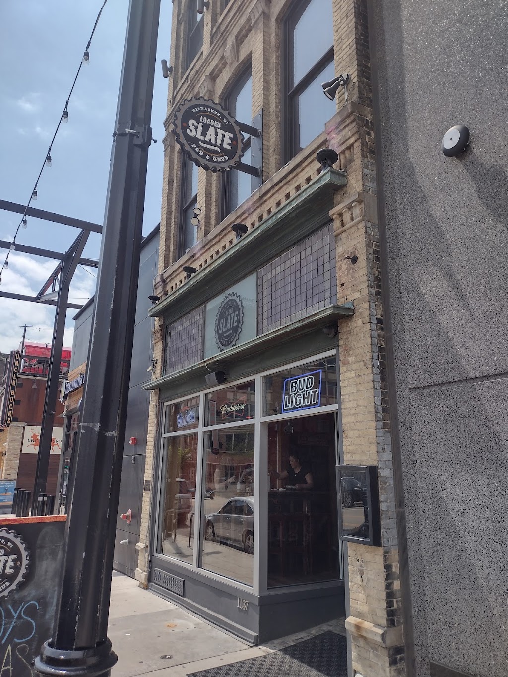 The Loaded Slate | restaurant | 1137 N Old World 3rd St, Milwaukee, WI 53203, USA | 4142735700 OR +1 414-273-5700