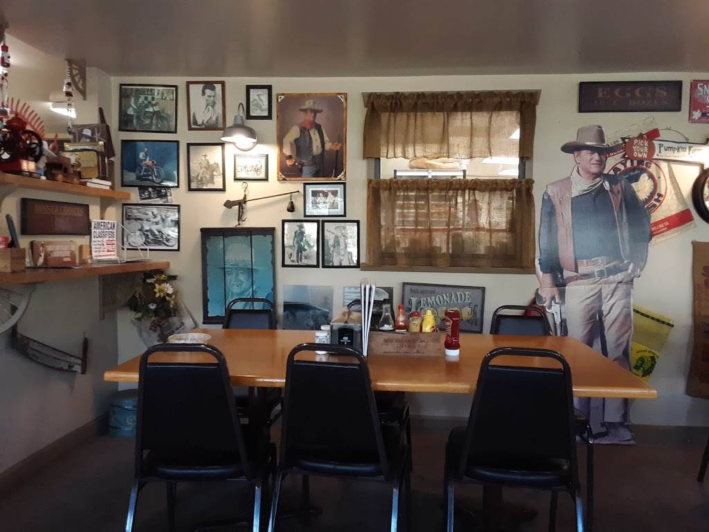 19 98 Grill & Country Store | restaurant | 17110 US-19, Fanning Springs, FL 32693, USA | 3524631998 OR +1 352-463-1998