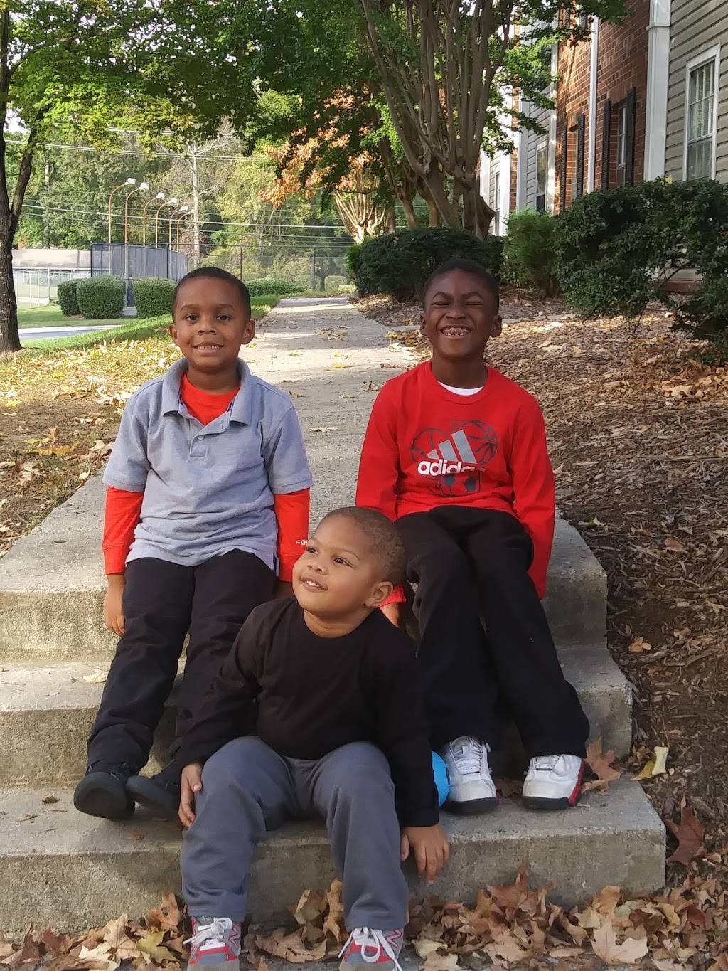 Hardees | restaurant | 2921 Randleman Rd, Greensboro, NC 27406, USA | 3362744063 OR +1 336-274-4063