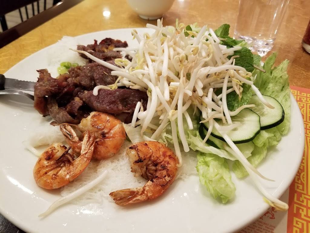 Pho Xe Lua Viet Thai Restaurant | restaurant | 907 Race St, Philadelphia, PA 19107, USA | 2156278883 OR +1 215-627-8883