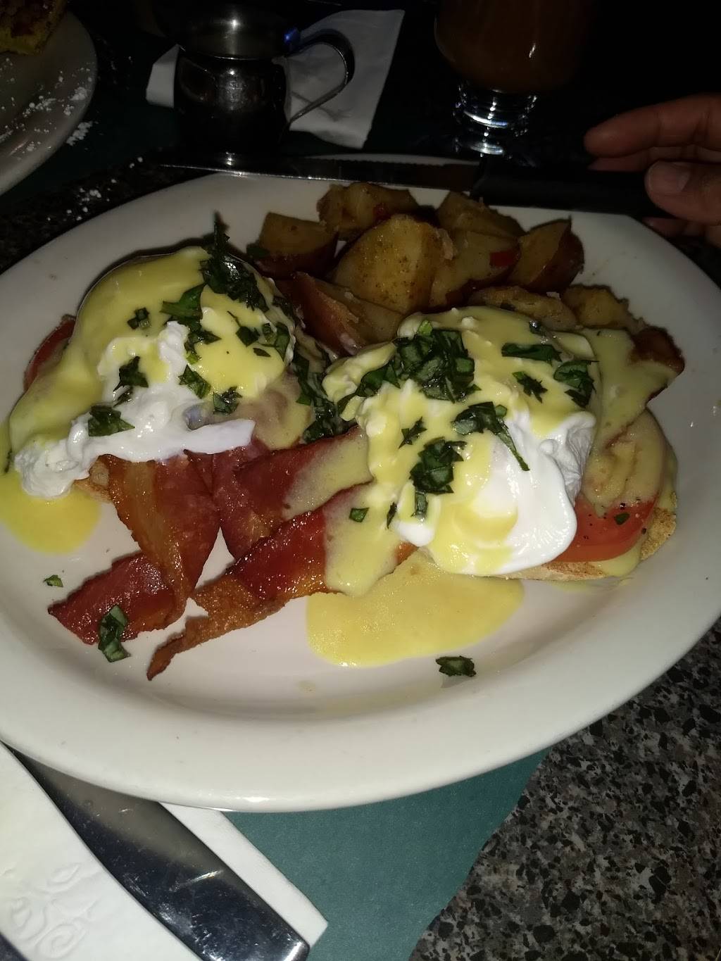 B & Bs 5th Avenue Pub | restaurant | 531 Fifth Ave, Pelham, NY 10803, USA | 9147388750 OR +1 914-738-8750