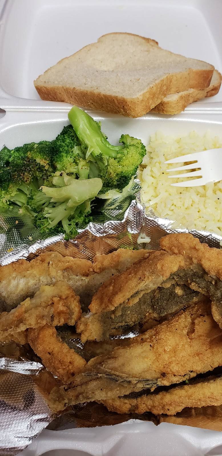 CMB Soul Food | restaurant | 12503 Union Ave, Cleveland, OH 44105, USA | 2167525402 OR +1 216-752-5402