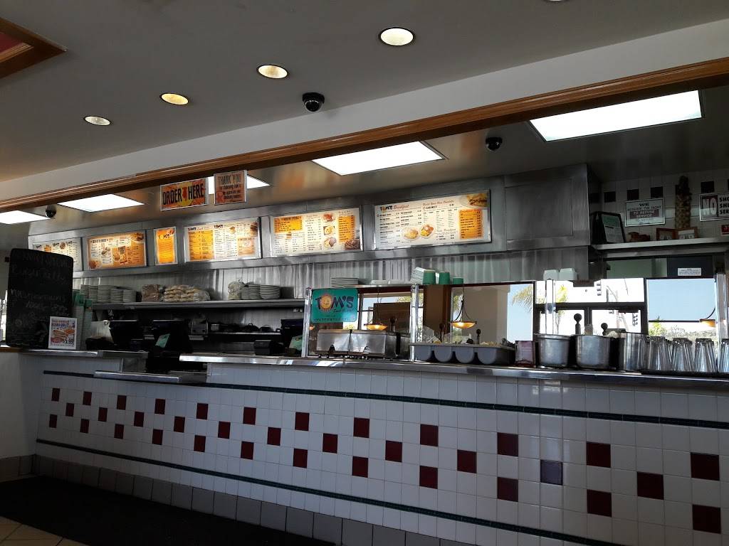 Toms 24 Famous Family Restaurant | restaurant | 1110 Sycamore Ave, Vista, CA 92081, USA | 7607274077 OR +1 760-727-4077