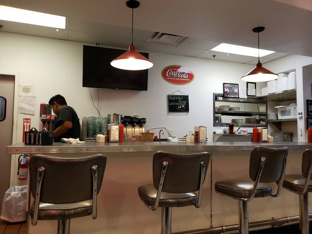 Chubbys Diner | cafe | 855 N Lemoore Ave #170, Lemoore, CA 93245, USA | 5599258889 OR +1 559-925-8889