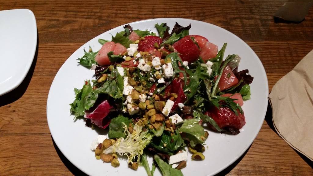 California Pizza Kitchen at Burbank | restaurant | 601 N San Fernando Blvd, Burbank, CA 91502, USA | 8189722589 OR +1 818-972-2589