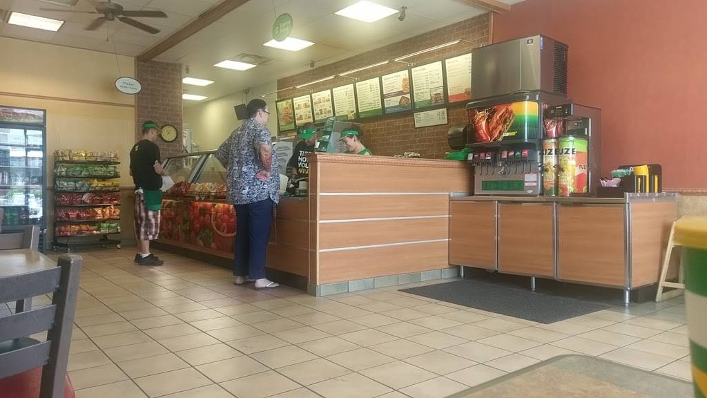 Subway | meal takeaway | 98th &, Central Ave SW, Albuquerque, NM 87121, USA | 5058332776 OR +1 505-833-2776