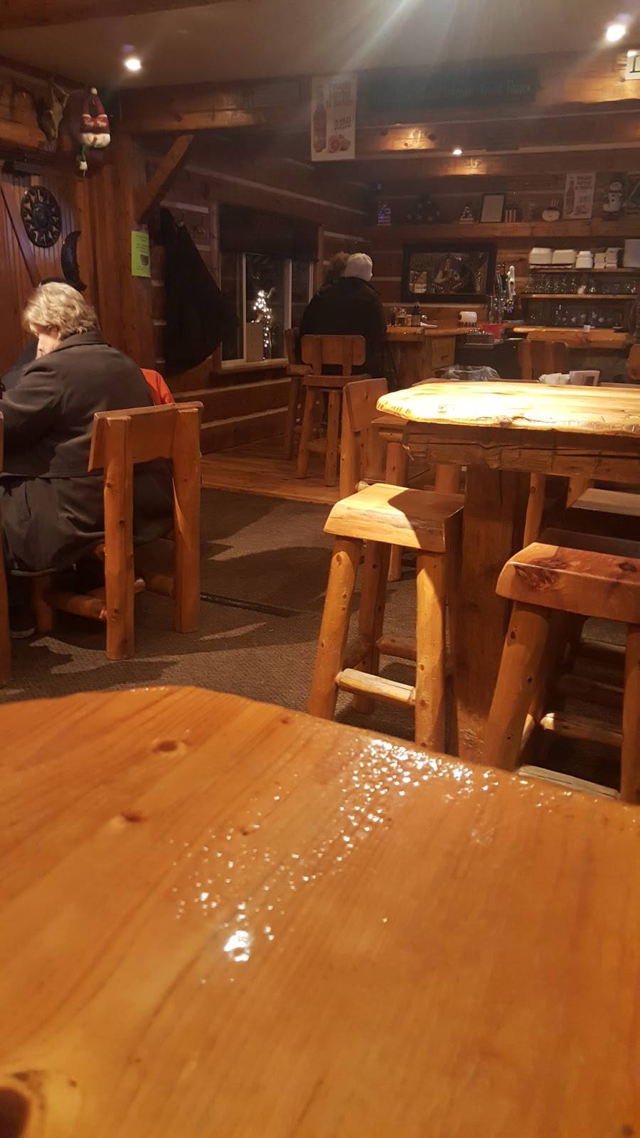 Riverview Inn | restaurant | 3172 N Riverside Dr, Saukville, WI 53080, USA | 2622840411 OR +1 262-284-0411