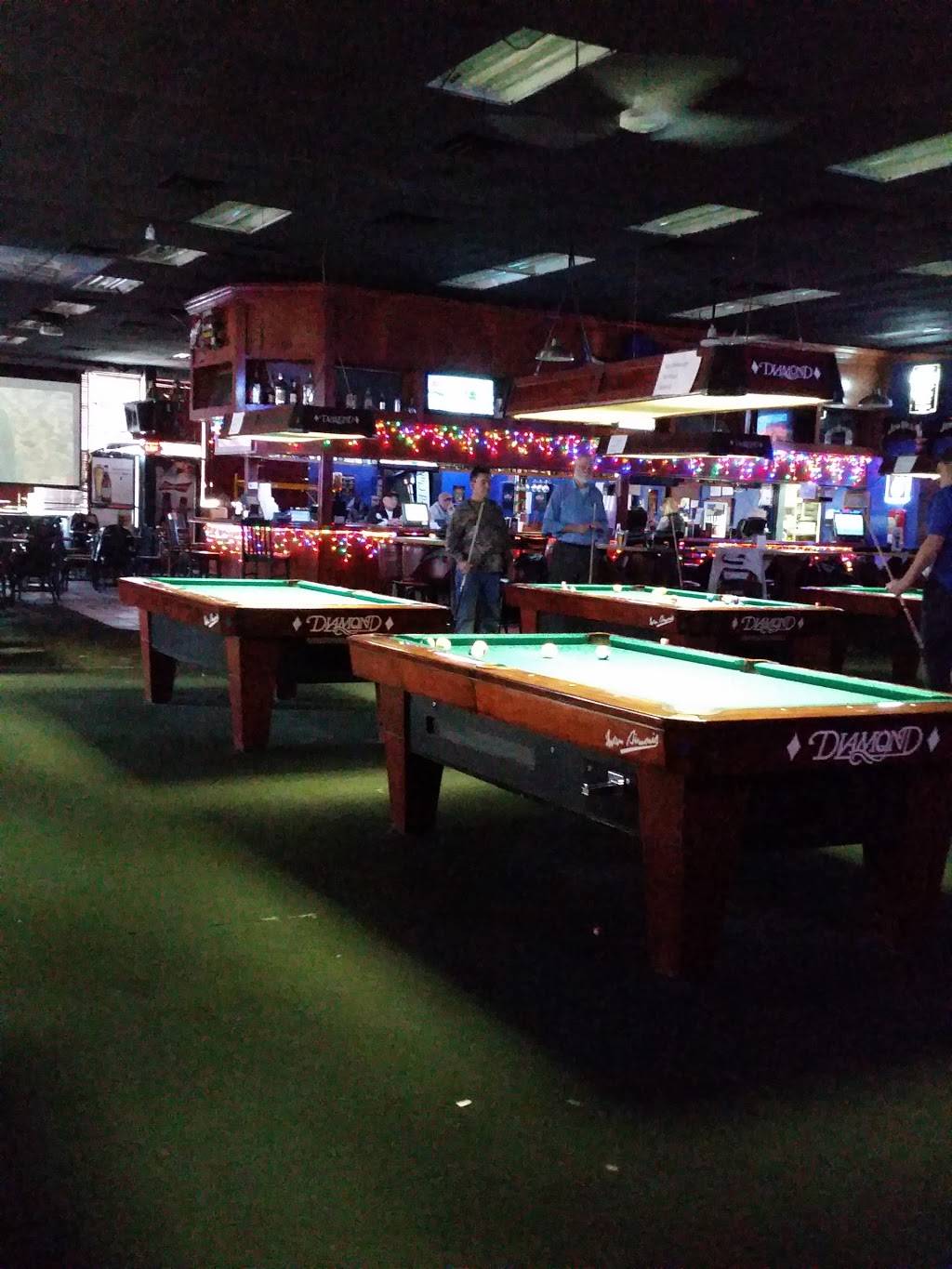 Louisville Billiards Club | restaurant | 5404 Bardstown Rd, Louisville, KY 40291, USA | 5024913810 OR +1 502-491-3810