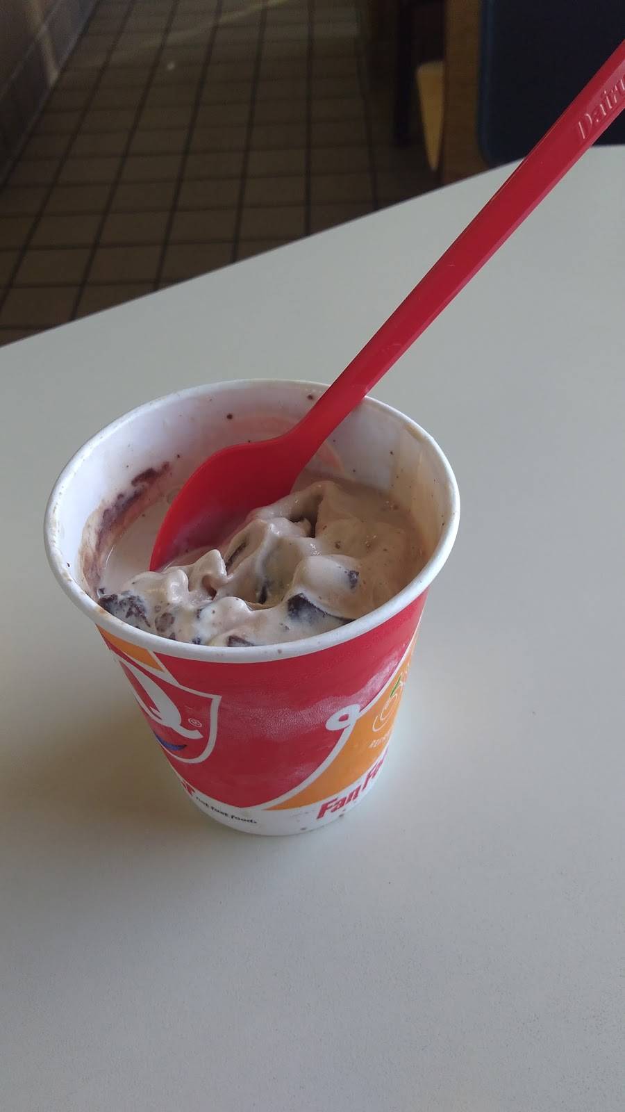 Dairy Queen | restaurant | 621 N Madison St, Chilton, WI 53014, USA | 9208499379 OR +1 920-849-9379