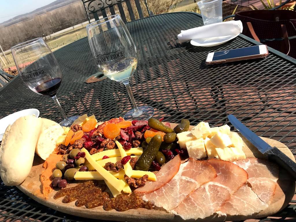 Defiance Ridge Vineyards | restaurant | 2711 S Missouri 94, Defiance, MO 63341, USA | 6367982288 OR +1 636-798-2288