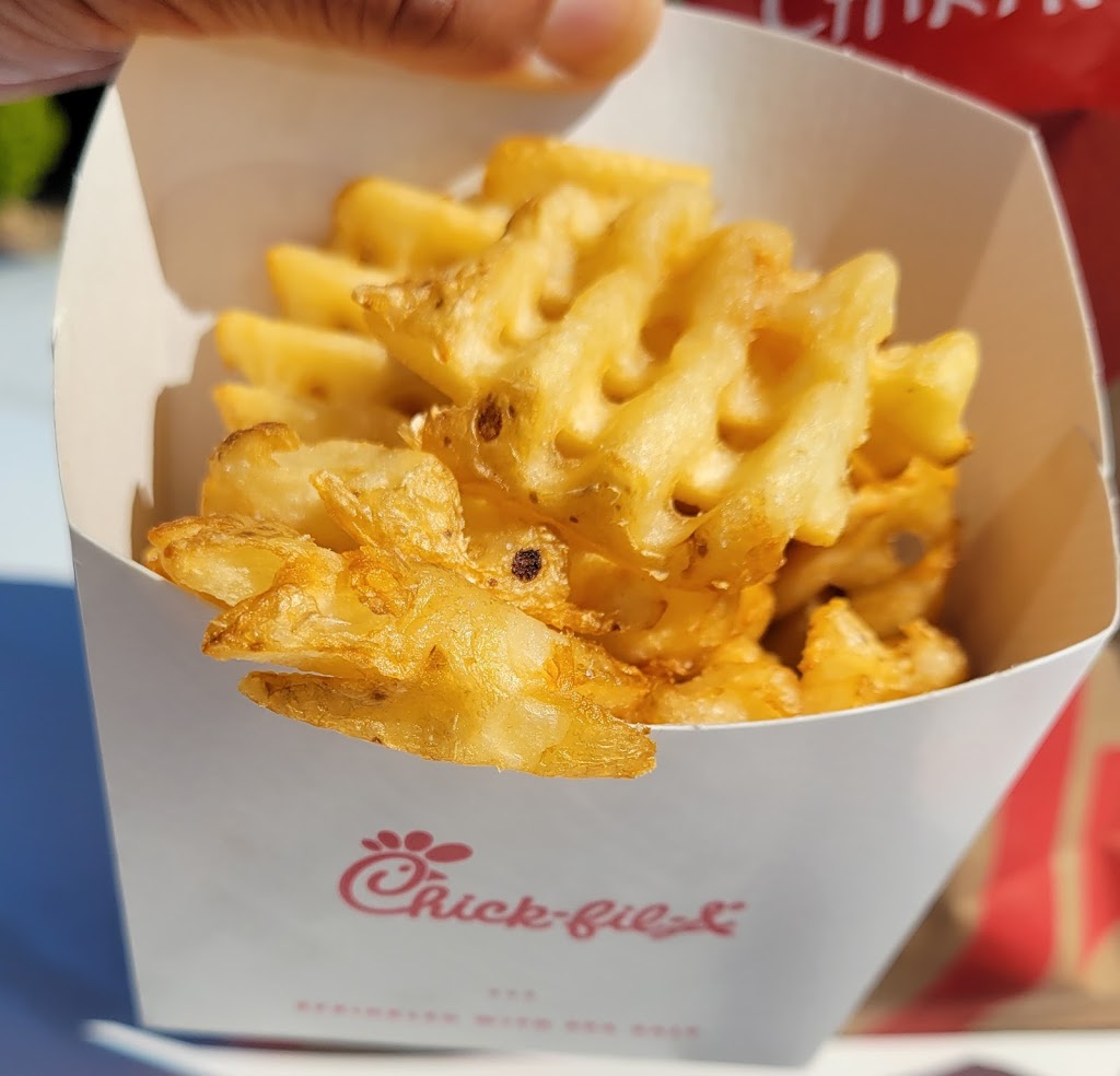 Chick-fil-A | restaurant | 1525 40th St, Emeryville, CA 94608, USA | 5104100759 OR +1 510-410-0759