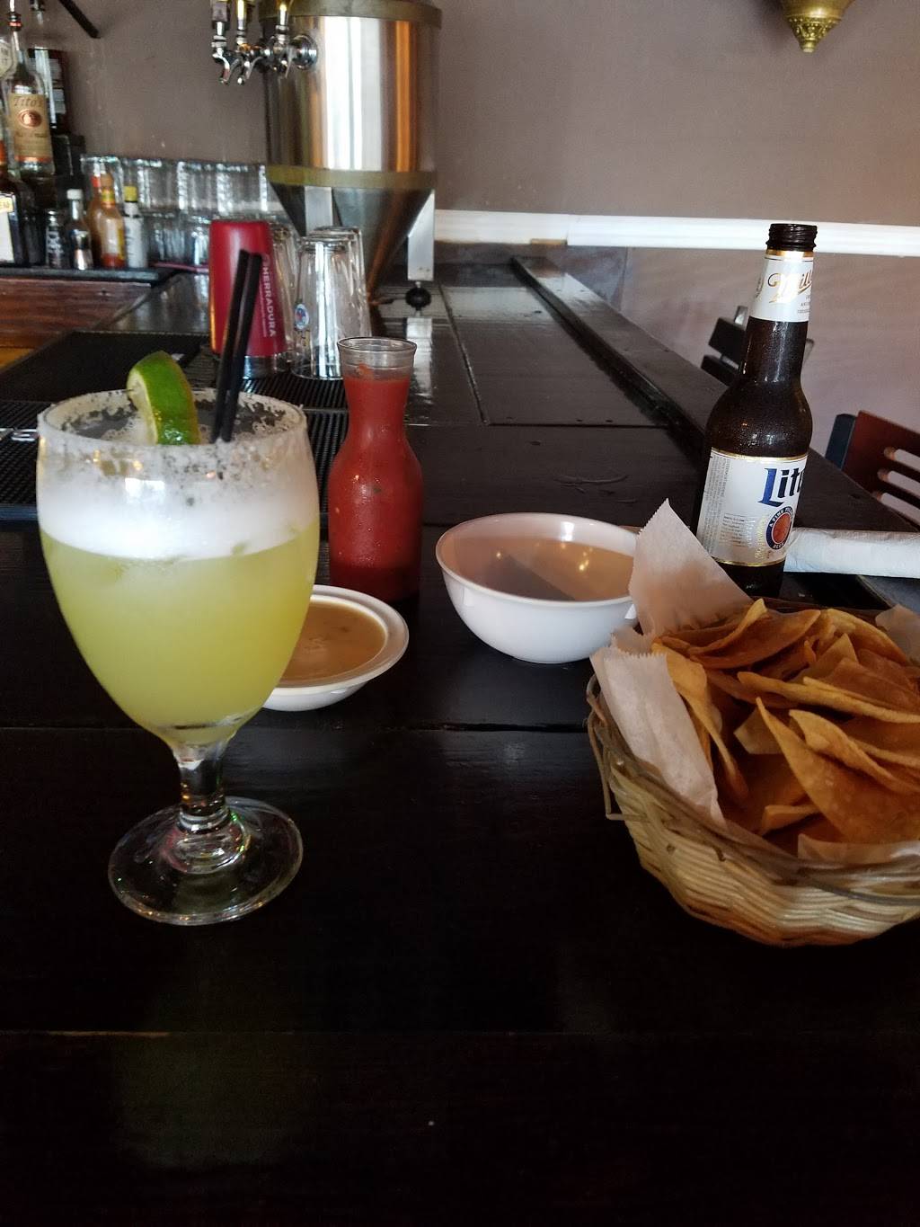 Santis | restaurant | 1471 Ben Sawyer Blvd, Mt Pleasant, SC 29464, USA | 8433883146 OR +1 843-388-3146