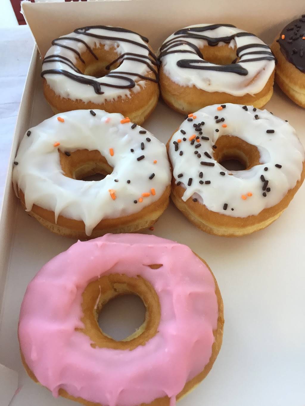 Dunkin | bakery | 41511 Ford Rd, Canton, MI 48188, USA | 7348441589 OR +1 734-844-1589