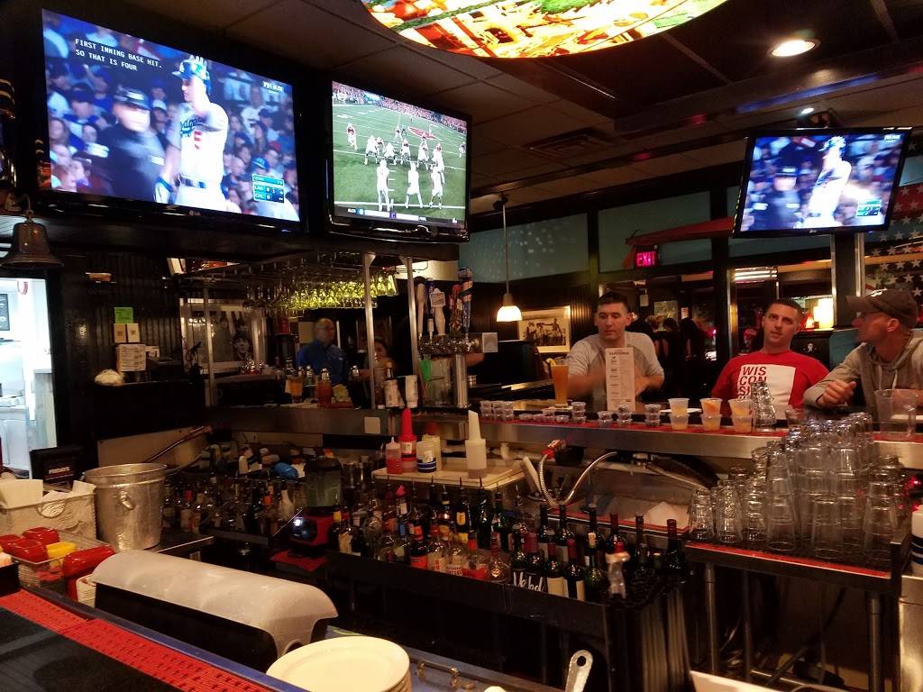 TGI Fridays | restaurant | 6577 Grand Ave, Gurnee, IL 60031, USA | 8478550007 OR +1 847-855-0007