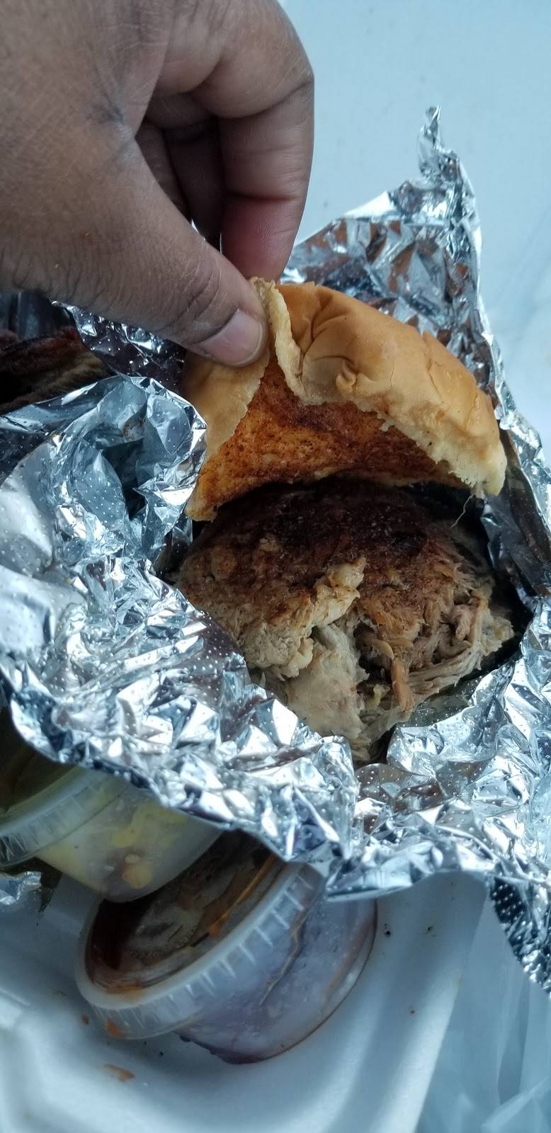 The Pig Out Memphis Style BBQ | restaurant | 55 Crowell Rd N, Covington, GA 30014, USA | 4704441835 OR +1 470-444-1835