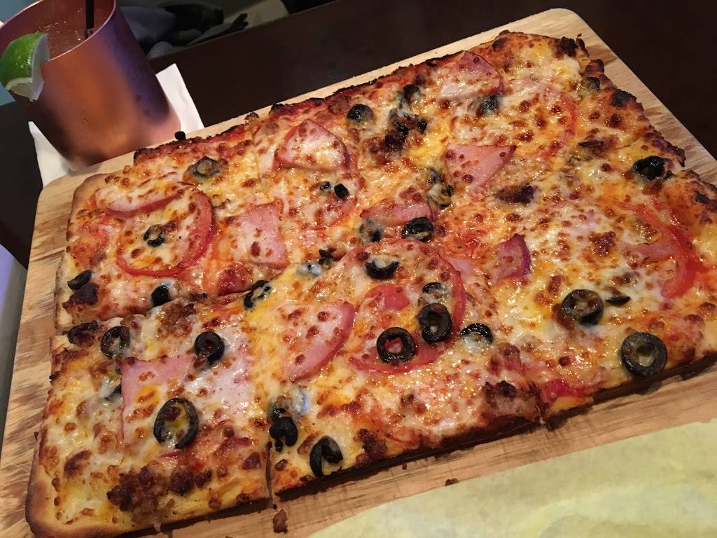 Balboa Pizza | restaurant | 2265 Village Walk Dr #101, Henderson, NV 89052, USA | 7024075273 OR +1 702-407-5273