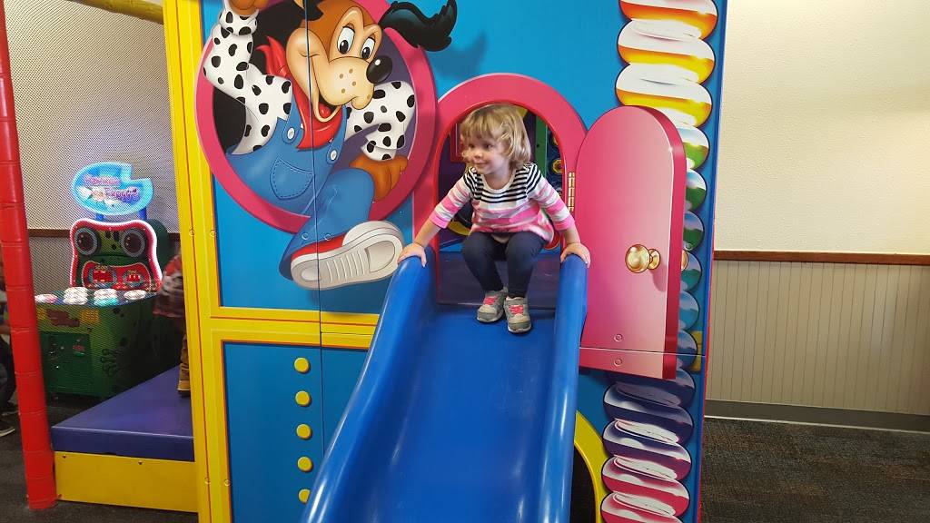 Chuck E. Cheese | restaurant | 4994 Harlem Rd, Amherst, NY 14226, USA | 7168393543 OR +1 716-839-3543