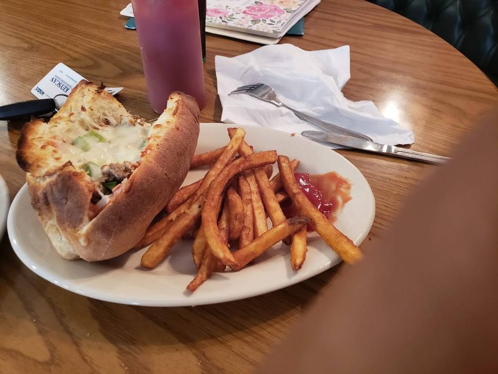 Gerries | restaurant | 545 N 9th St, Clinton, IN 47842, USA | 7658323130 OR +1 765-832-3130