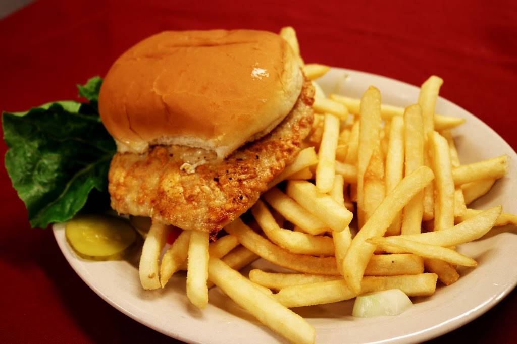 Illinois Riverdock Restaurant | restaurant | 501 S Park St, Hardin, IL 62047, USA | 6185762362 OR +1 618-576-2362