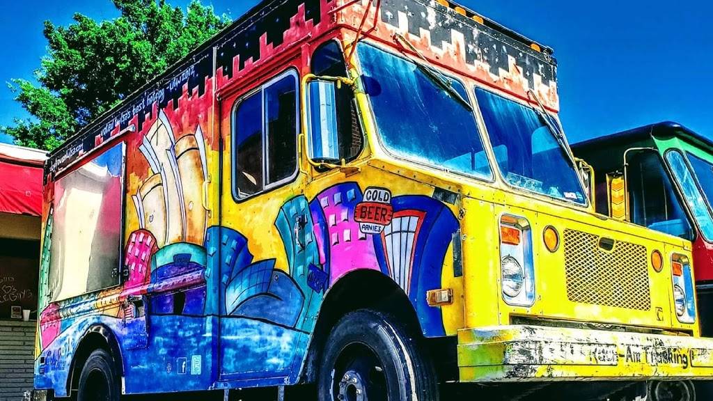 The Dog House Tulsa | restaurant | 3711 S Harvard Ave Suite A, Tulsa, OK 74135, USA | 9188109330 OR +1 918-810-9330