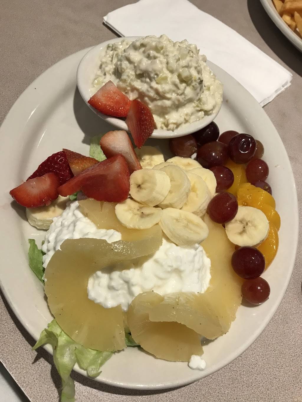 Rams Horn Restaurant | restaurant | 32435 Grand River Ave, Farmington, MI 48336, USA | 2484715511 OR +1 248-471-5511