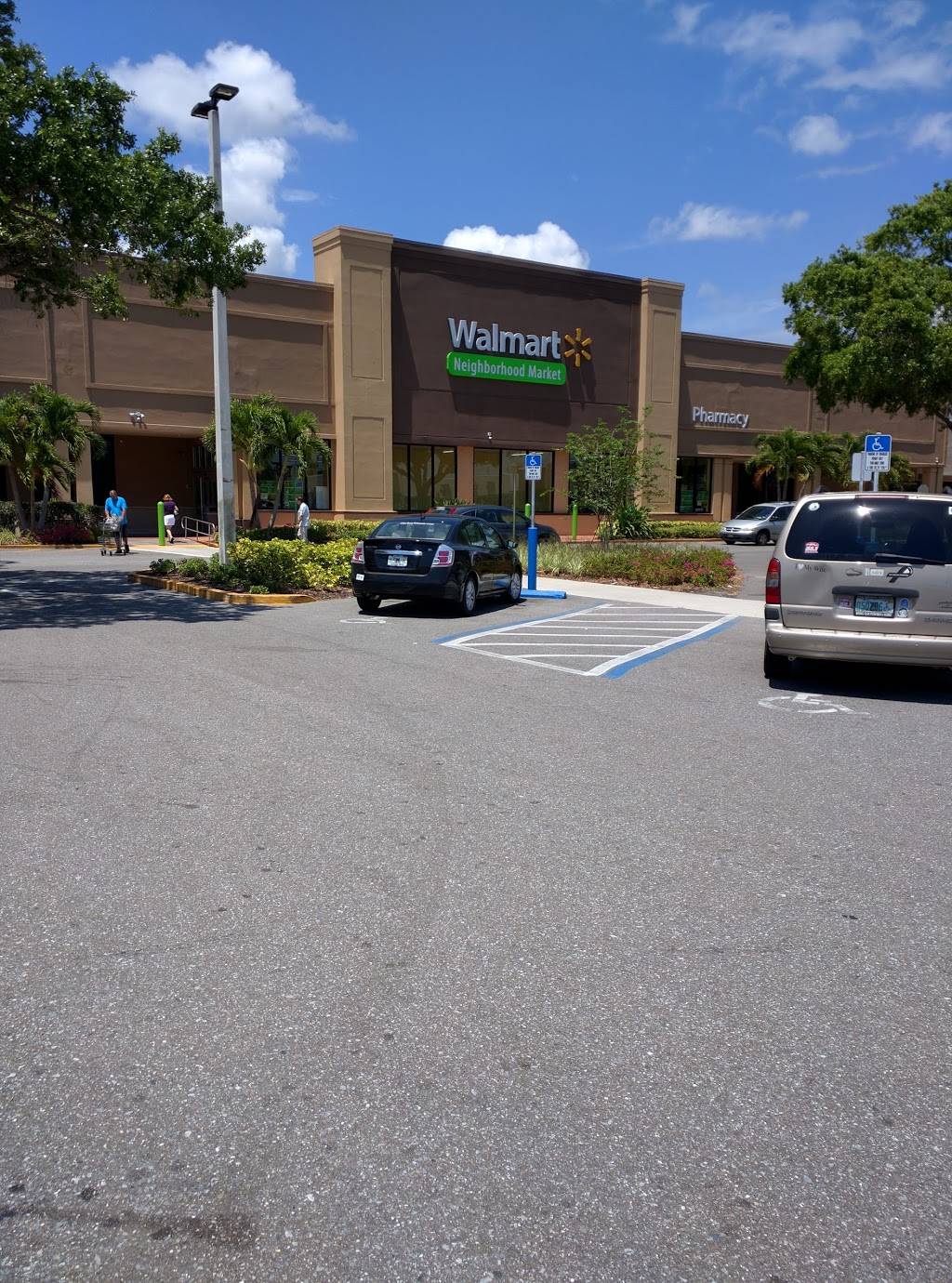 Charlotte Square | shopping mall | 2150 Tamiami Trail, Port Charlotte, FL 33948, USA | 8136644800 OR +1 813-664-4800