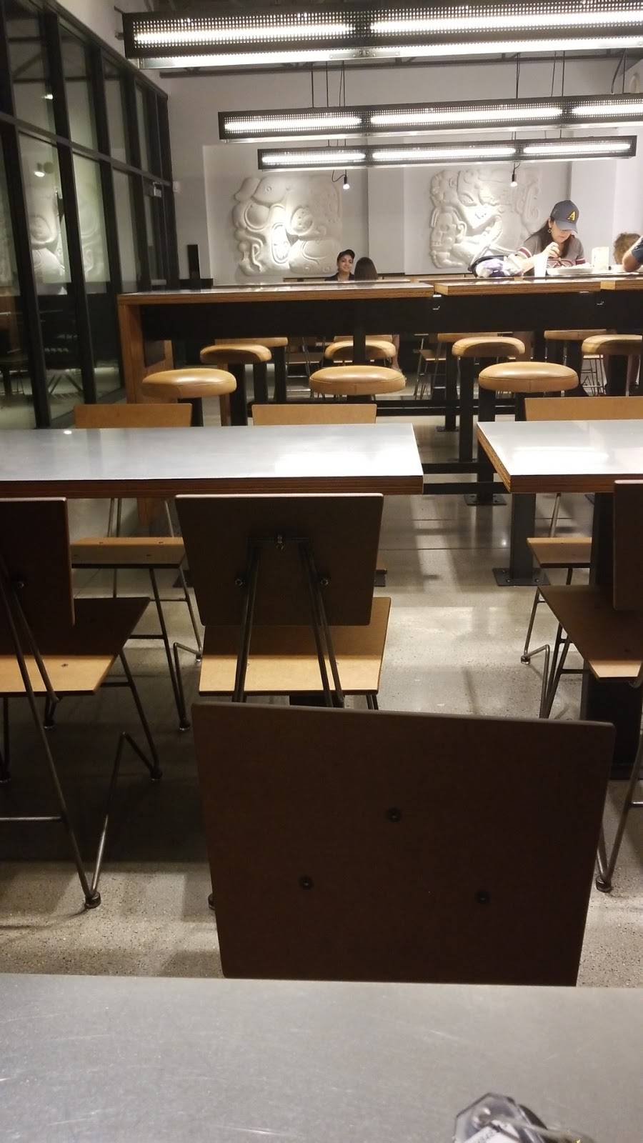 Chipotle Mexican Grill | restaurant | 100 E Camelback Rd Ste 196, Phoenix, AZ 85012, USA | 6022009416 OR +1 602-200-9416