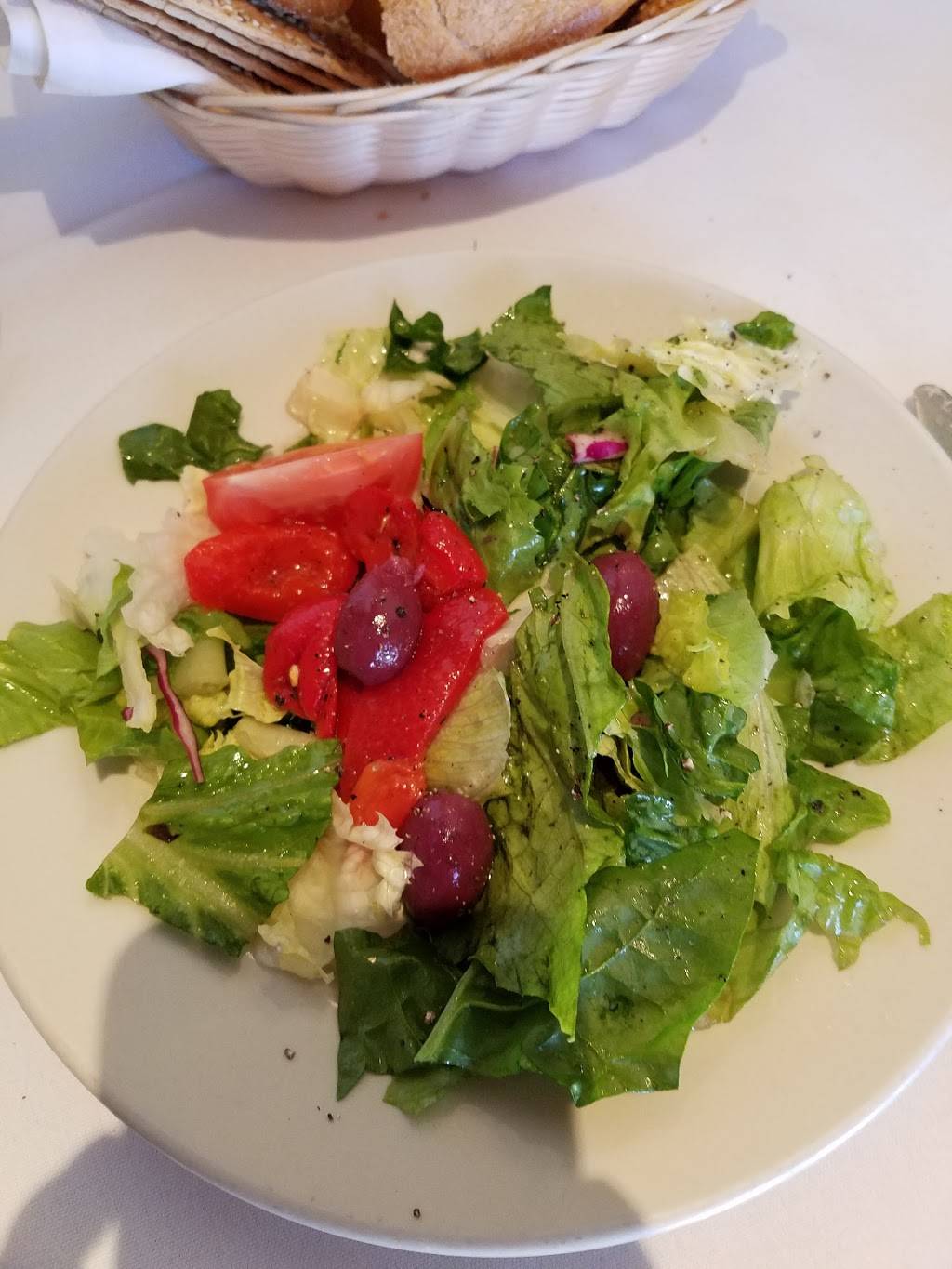 La Strada | restaurant | 139 New Dorp Ln, Staten Island, NY 10306, USA | 7186674040 OR +1 718-667-4040