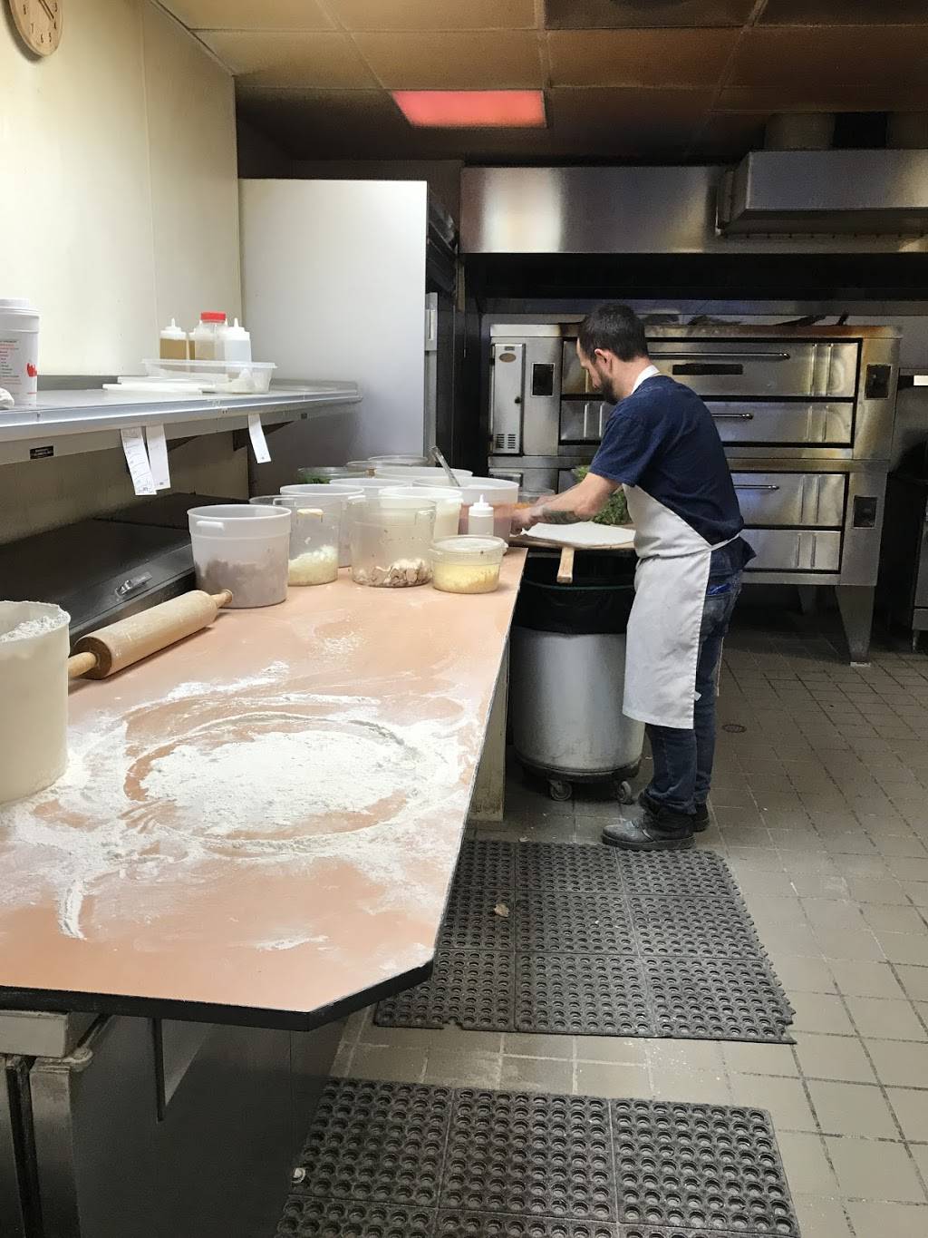 Papas Pizza II | restaurant | 2005 Bridgeport Ave, Milford, CT 06460, USA | 2032835433 OR +1 203-283-5433