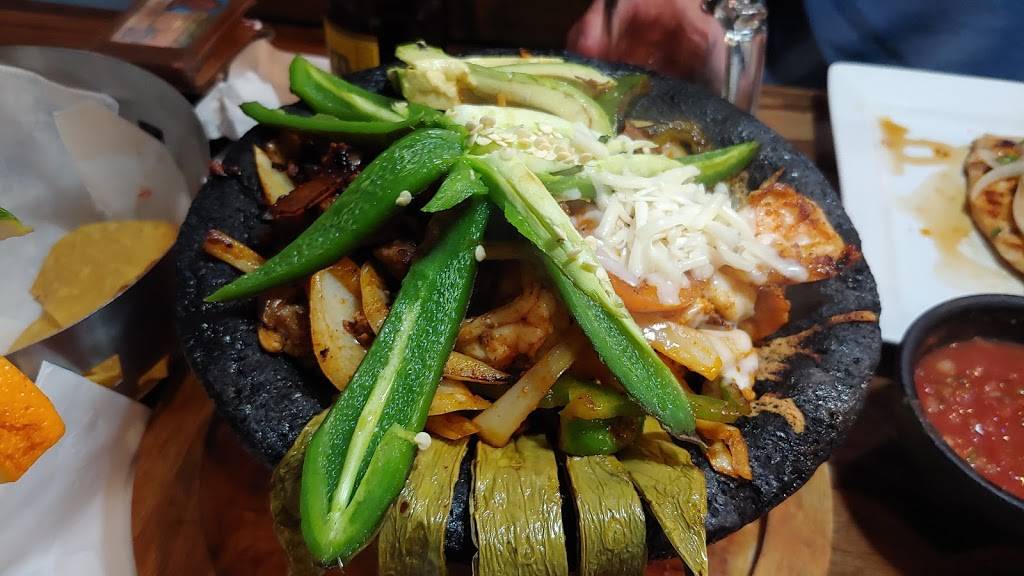 El Molcajete Cocina Mexicana | restaurant | 2976 S Ridgewood Ave, Edgewater, FL 32141, USA | 3864105840 OR +1 386-410-5840