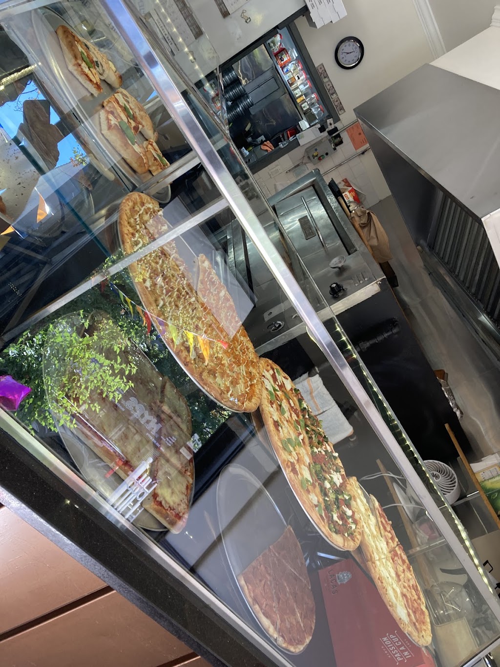 Asap pizza spot | restaurant | 3705 28th Ave, Queens, NY 11103, USA | 3478480085 OR +1 347-848-0085