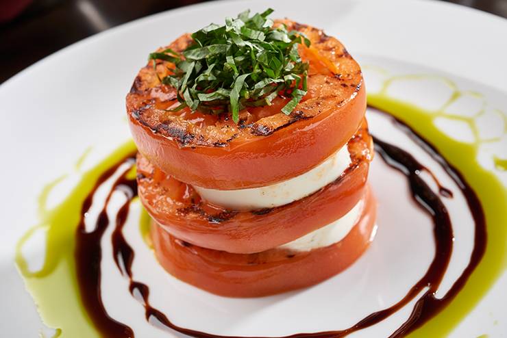 Otis & Henrys Steakhouse | restaurant | 777 Isle of Capri Blvd, Waterloo, IA 50701, USA | 3198334753 OR +1 319-833-4753