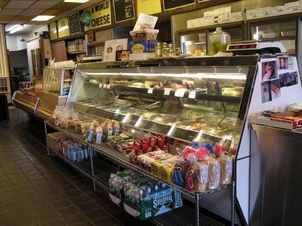 Mr Kold Kuts | restaurant | 529 Boston Post Rd, Orange, CT 06477, USA | 2037954464 OR +1 203-795-4464