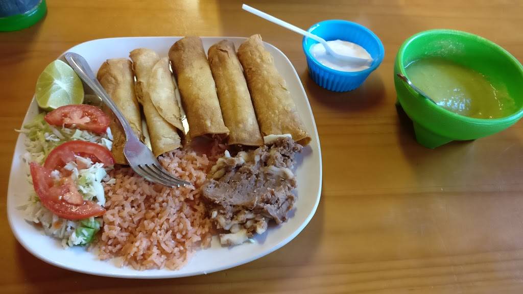 El Rinconcito | restaurant | 201 E Main St, Lyons, KS 67554, USA | 6202575600 OR +1 620-257-5600