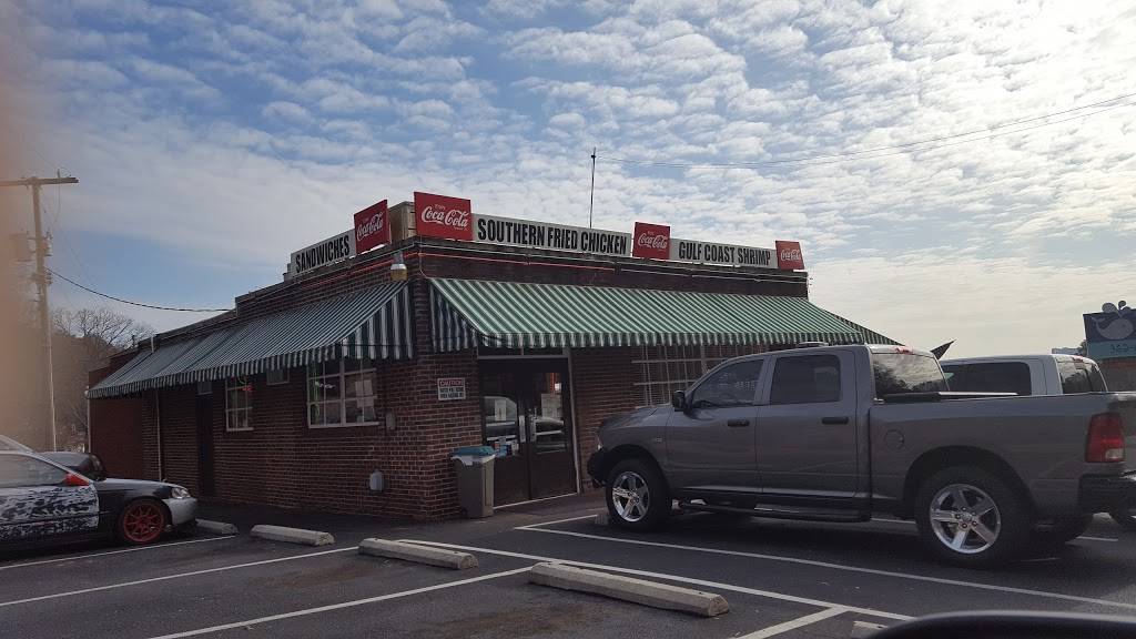 Nikkis Drive Inn | restaurant | 899 Cherokee Blvd, Chattanooga, TN 37405, USA | 4232659015 OR +1 423-265-9015