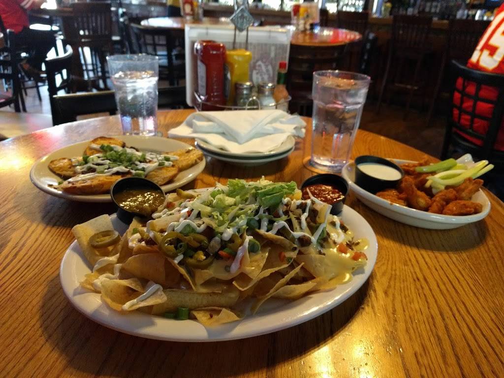 Charlie Hoopers | restaurant | 12 W 63rd St, Kansas City, MO 64113, USA | 8163618841 OR +1 816-361-8841