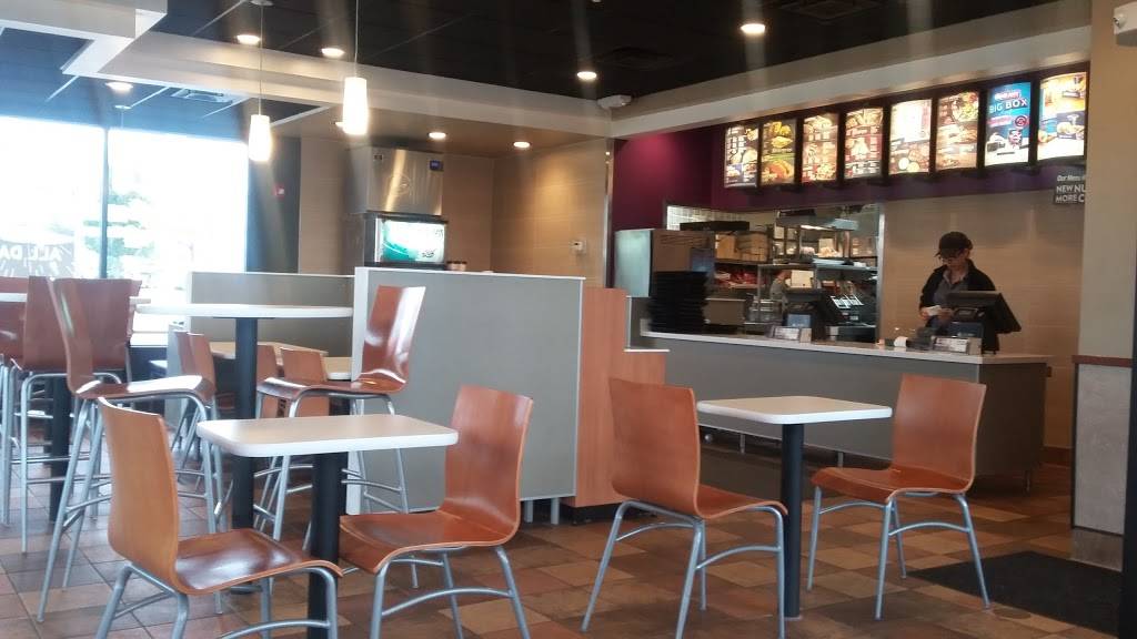 Taco Bell | meal takeaway | 339 Squire Rd, Revere, MA 02151, USA | 7814850286 OR +1 781-485-0286