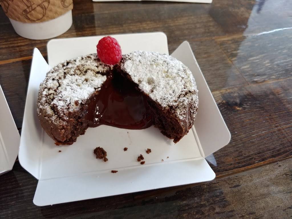 JD Flannel Donuts | restaurant | 31878 Del Obispo St Suite 122, San Juan Capistrano, CA 92675, USA | 9492184483 OR +1 949-218-4483