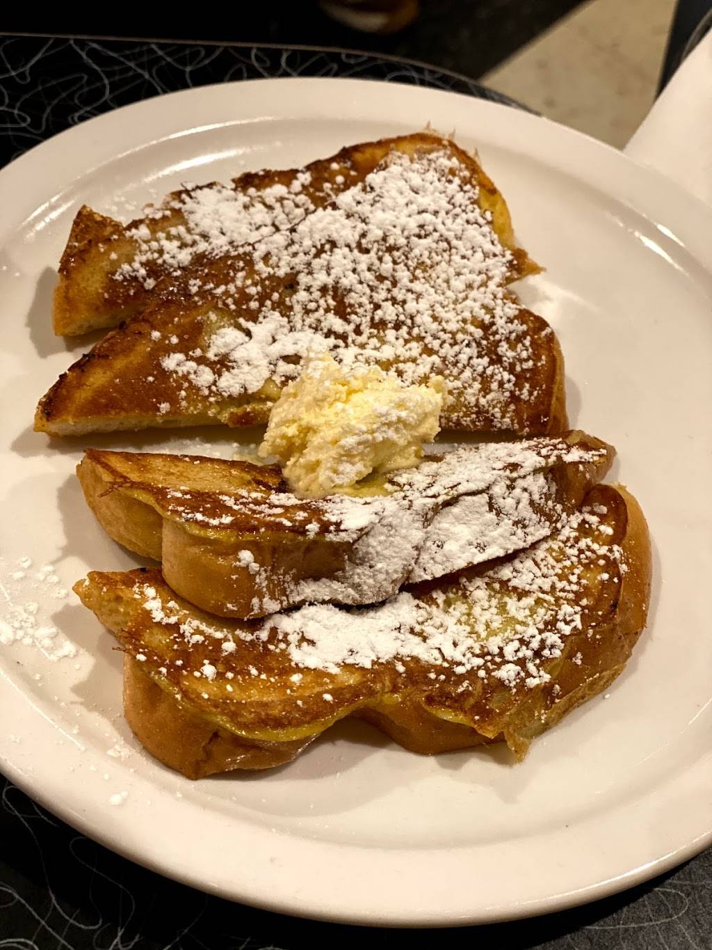 Ernies Cafe & Steak House | restaurant | 1005 E Walnut St, Columbia, MO 65201, USA | 5738747804 OR +1 573-874-7804