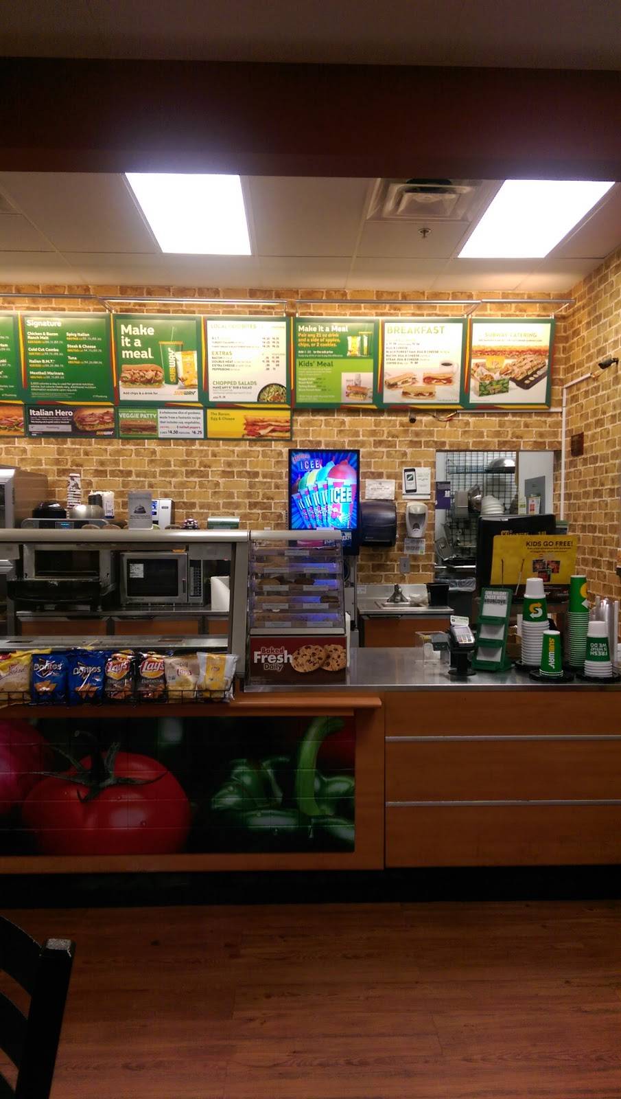 Subway Restaurants | restaurant | 15302 N Nebraska Ave, Tampa, FL 33613, USA | 8136327000 OR +1 813-632-7000