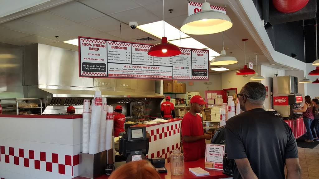 Five Guys | meal takeaway | 460 Town Center Pl, Columbia, SC 29229, USA | 8037886200 OR +1 803-788-6200