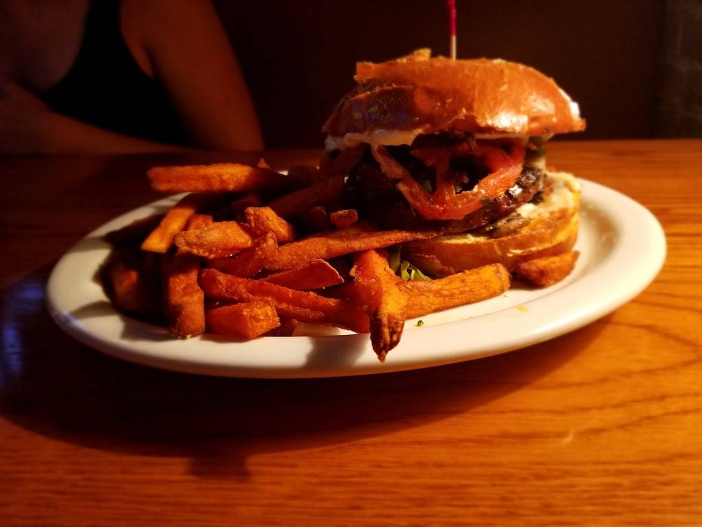 Original Mikes | restaurant | 100 S Main St, Santa Ana, CA 92701, USA | 7145507764 OR +1 714-550-7764