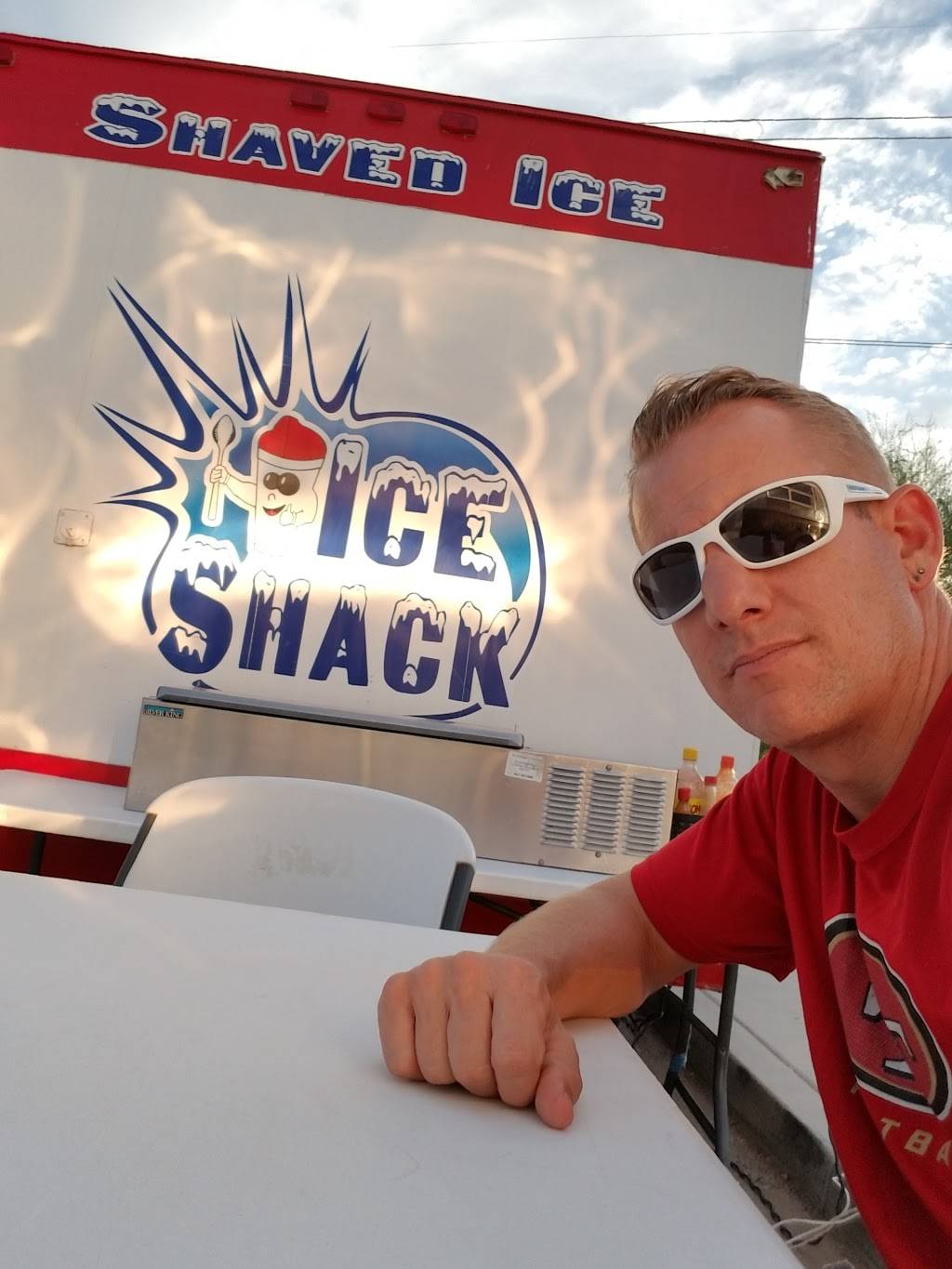 Ice Shack | restaurant | 16026-16068 S La Villita Rd, Sahuarita, AZ 85629, USA | 5203100398 OR +1 520-310-0398