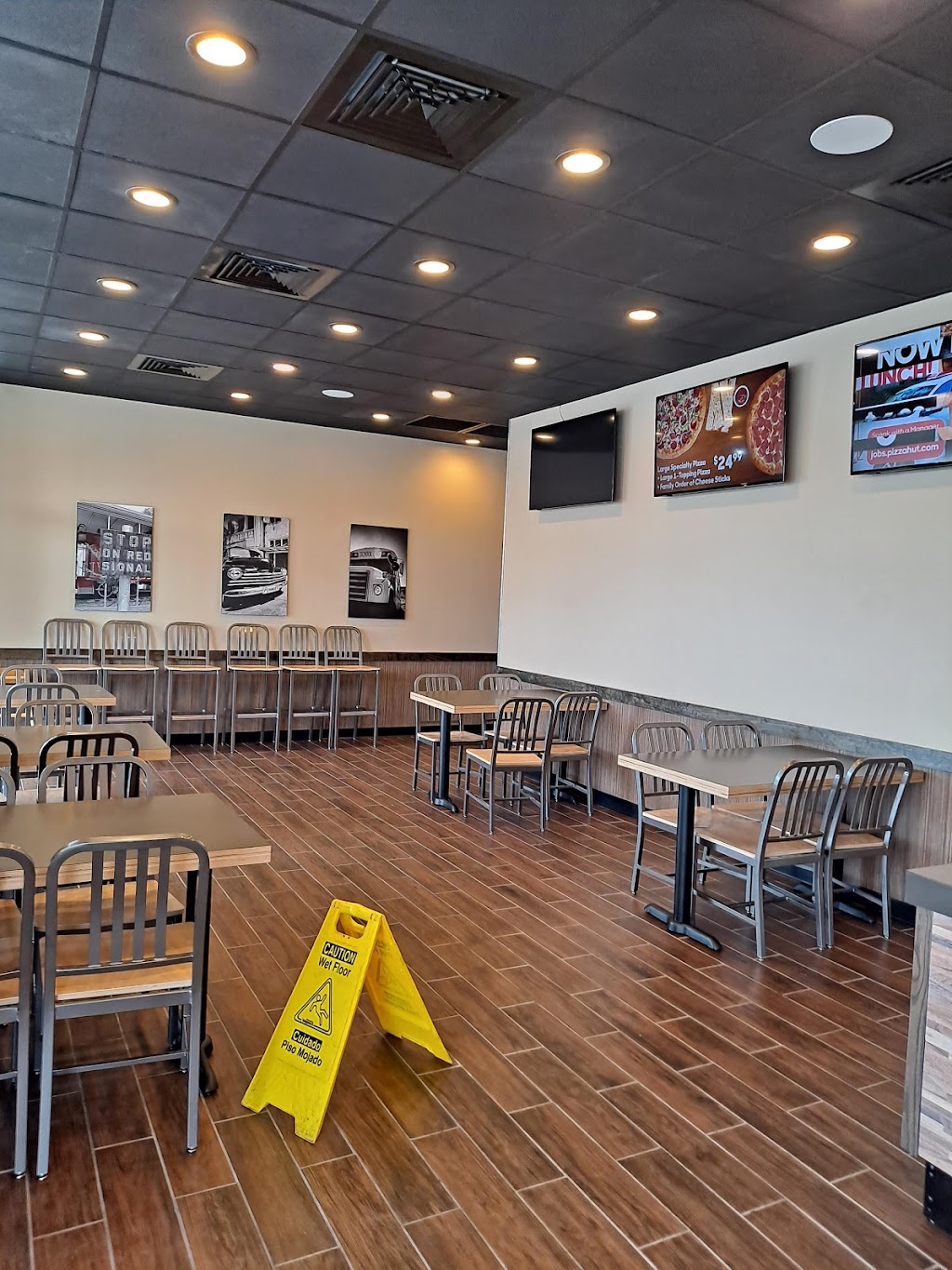 Pizza Hut | meal takeaway | 2221 S Ferdon Blvd #2227, Crestview, FL 32536, USA | 8506829960 OR +1 850-682-9960