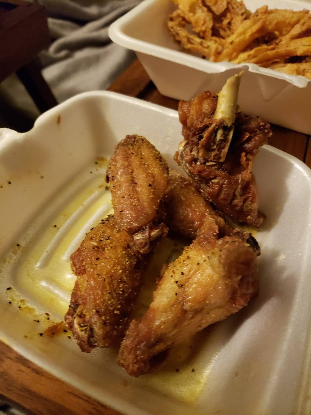 BreWingZ Restaurant and Bar | restaurant | 9410 North Fwy, Houston, TX 77037, USA | 2818471222 OR +1 281-847-1222