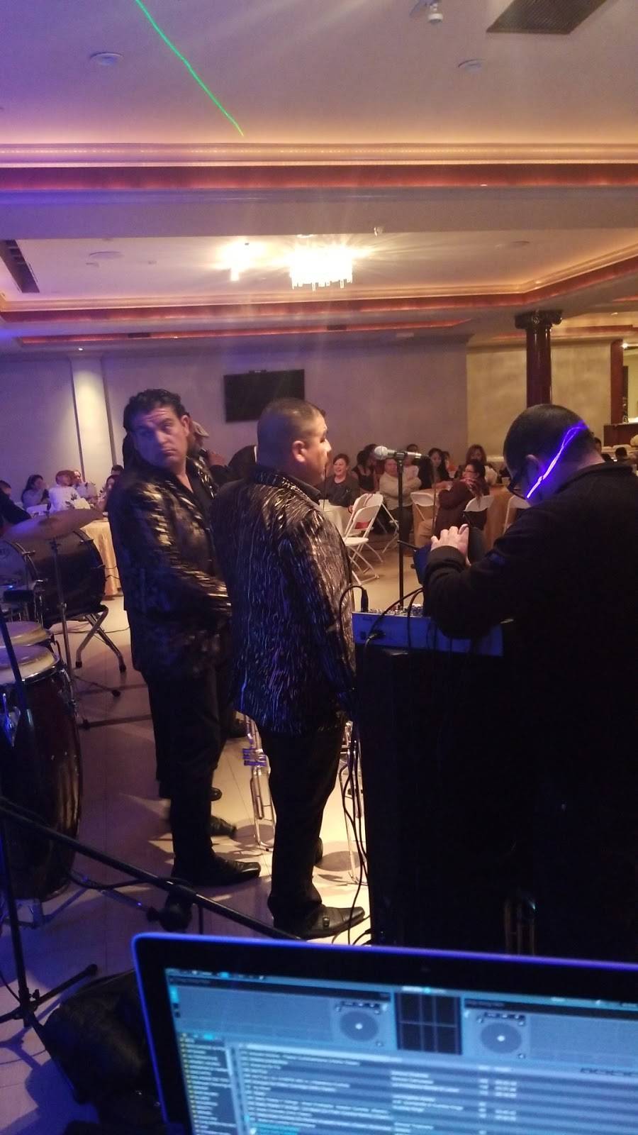 Mariscos La Palma | restaurant | 11012 Valley Mall, El Monte, CA 91731, USA | 6262321422 OR +1 626-232-1422