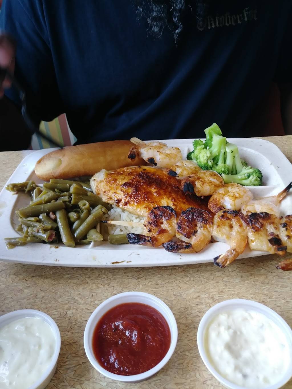 Captain Ds | restaurant | 323 NW Broad St, Murfreesboro, TN 37130, USA | 6158938020 OR +1 615-893-8020